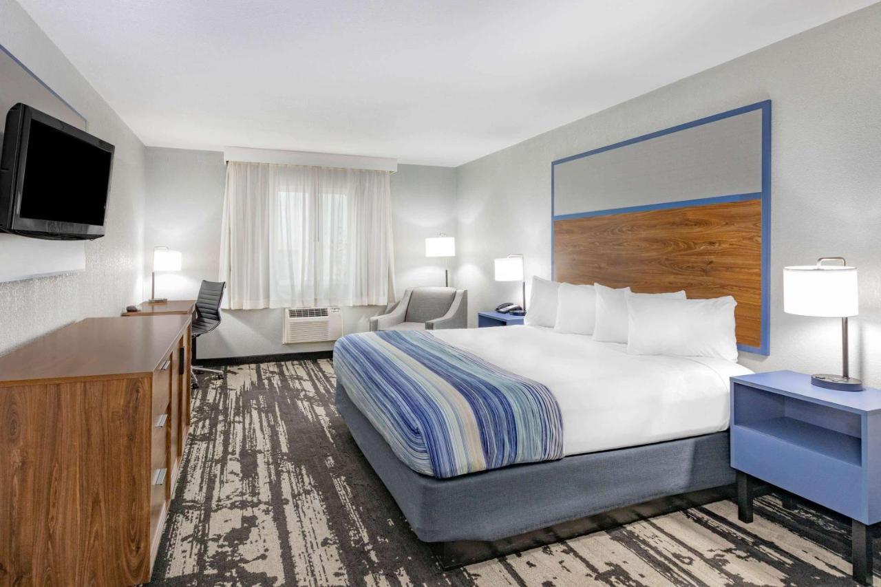 Americinn By Wyndham Pella Екстериор снимка