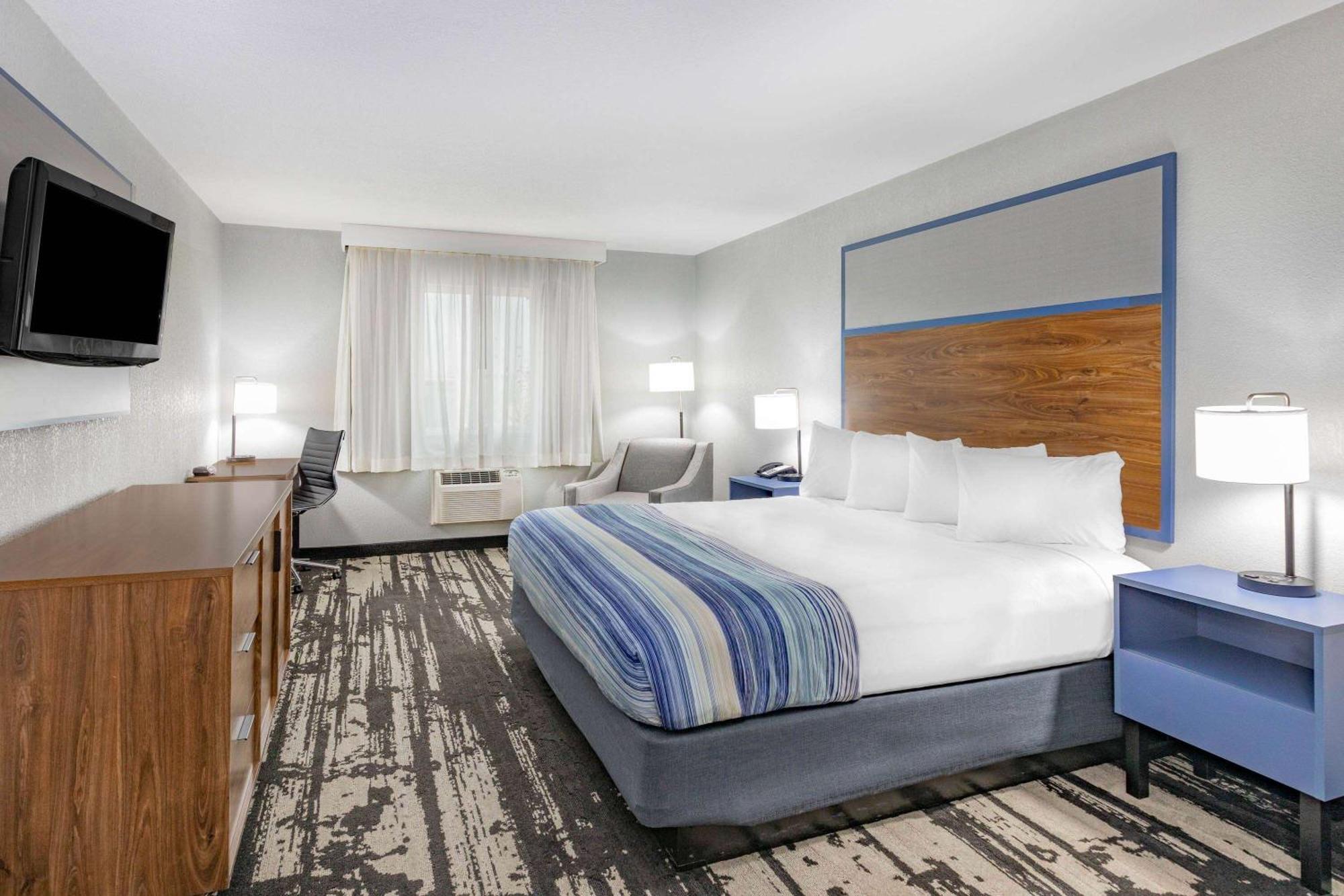 Americinn By Wyndham Pella Екстериор снимка